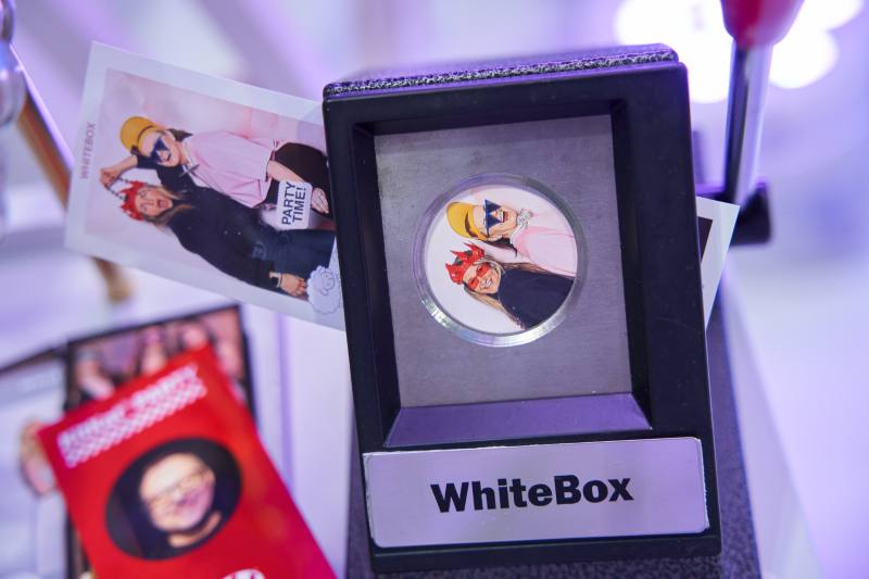 Gif WhiteBox
